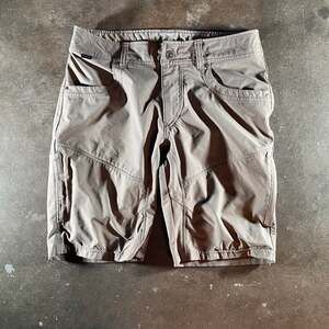 modern KUHL hiking/granola greenish brown stretchy athletic shorts mens 32